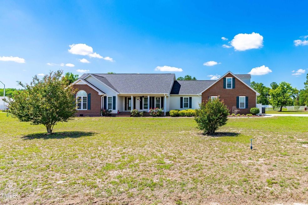 44 Oak Hill Dr, Dunn, NC 28334 - photo 1