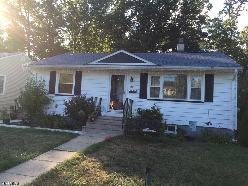 1369 1369 Saint Nicholas Blv, Plainfield City, NJ 07062 - photo 1