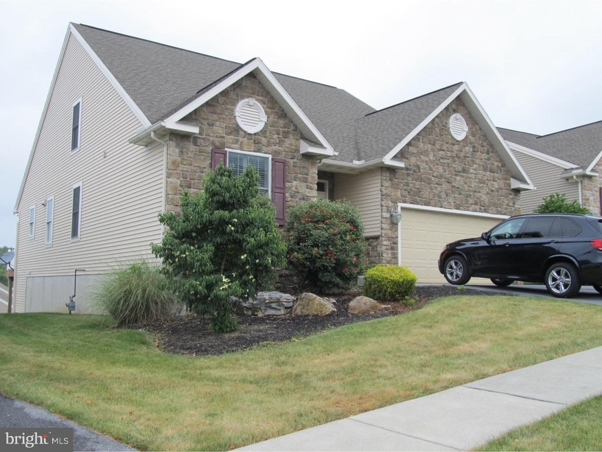 423 Westbury Dr, Reading, PA 19610 - photo 1