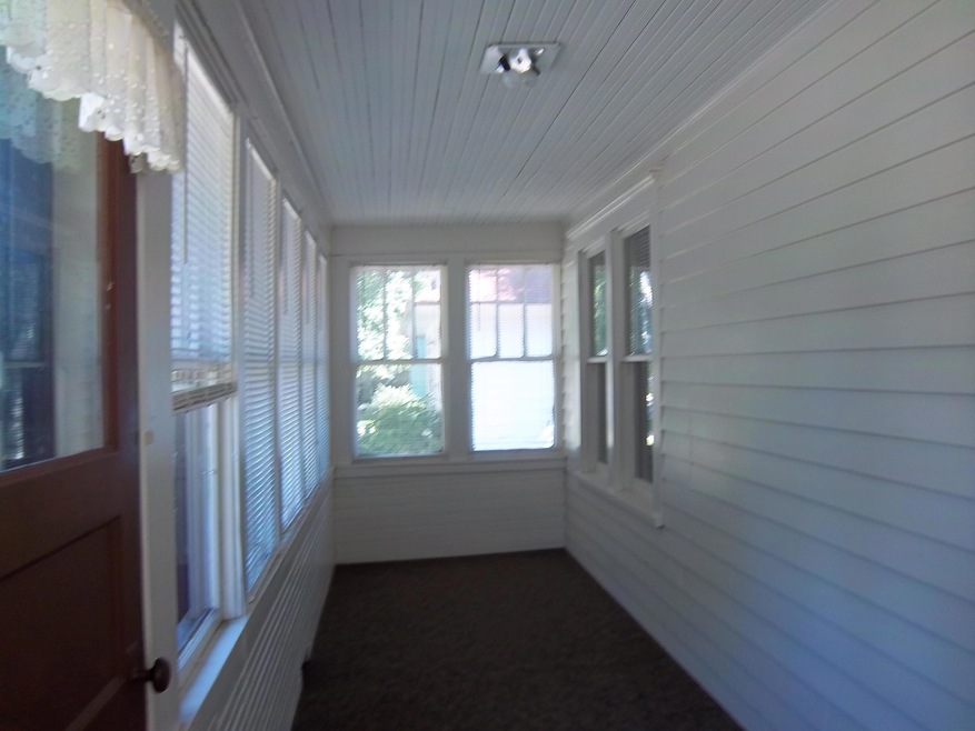 open porch<|><|>