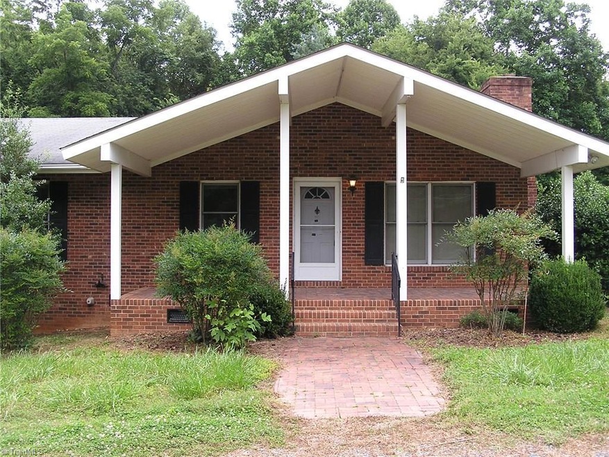 1047 Stout View St, Ramseur, NC 27316 - photo 1