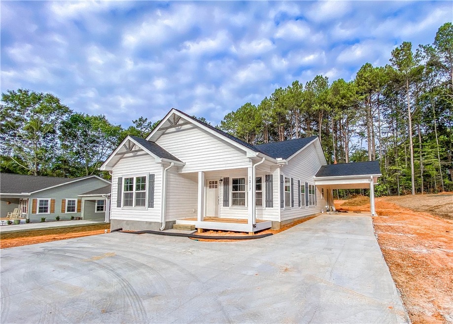 1217 N Catherine St, Walhalla, SC 29691 - photo 1