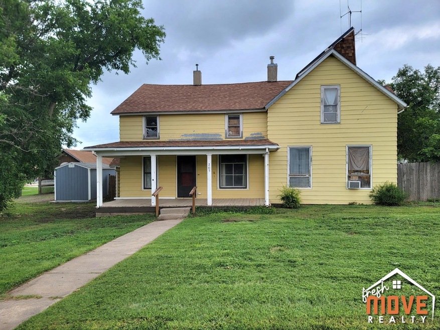 205 N 1st St, Cimarron, KS 67835 - photo 1