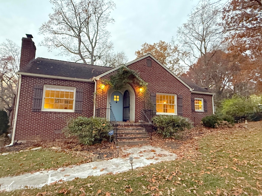 5111 E Sunset Rd, Knoxville, TN 37914 - photo 1