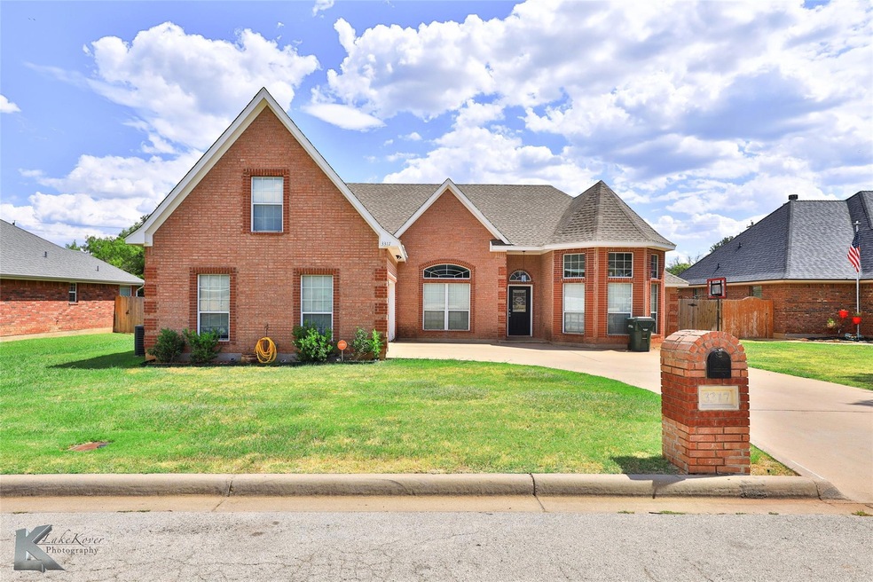 3317 White Oaks Dr, Abilene, TX 79606 - photo 1