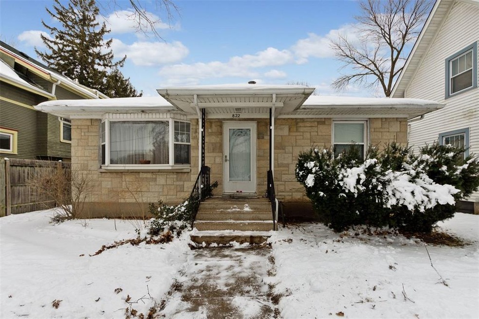 822 14th St SE, Cedar Rapids, IA 52403 - photo 1