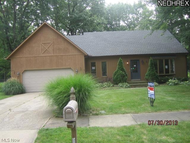 533 Cove Beach Ave, Sheffield Lake, OH 44054 - photo 1