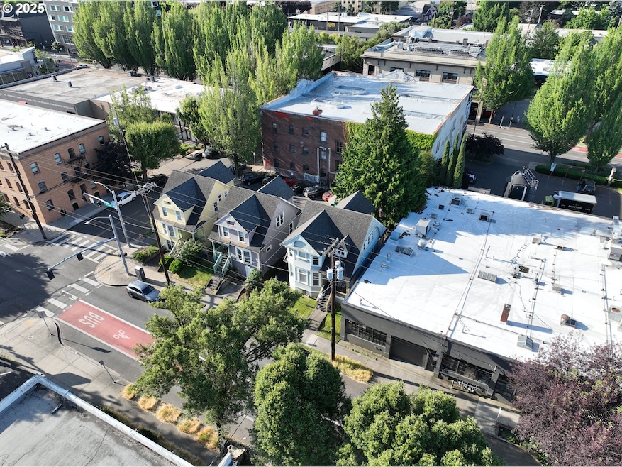 722 NE Couch St, Portland, OR 97232 - photo 1