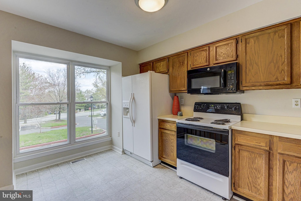 9621 Clocktower Ln, Columbia, MD 21046 - photo 1