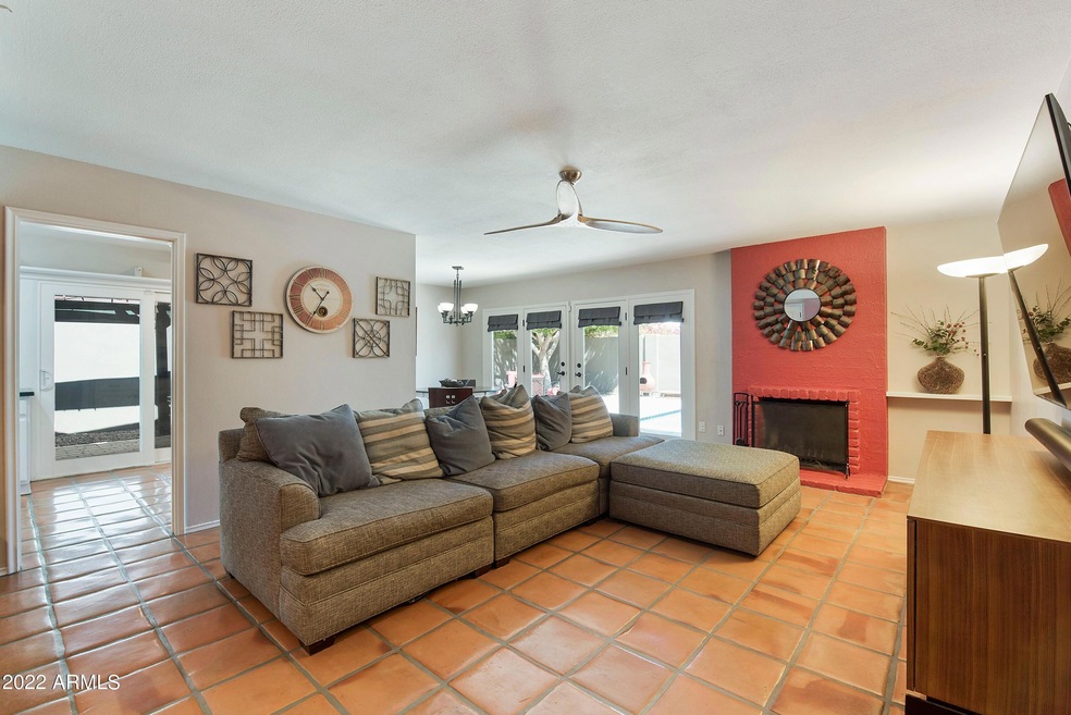 family room 3