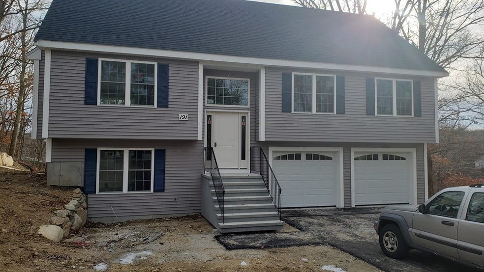 191 Lakeshore Dr, Bellingham, MA 02019 - photo 1