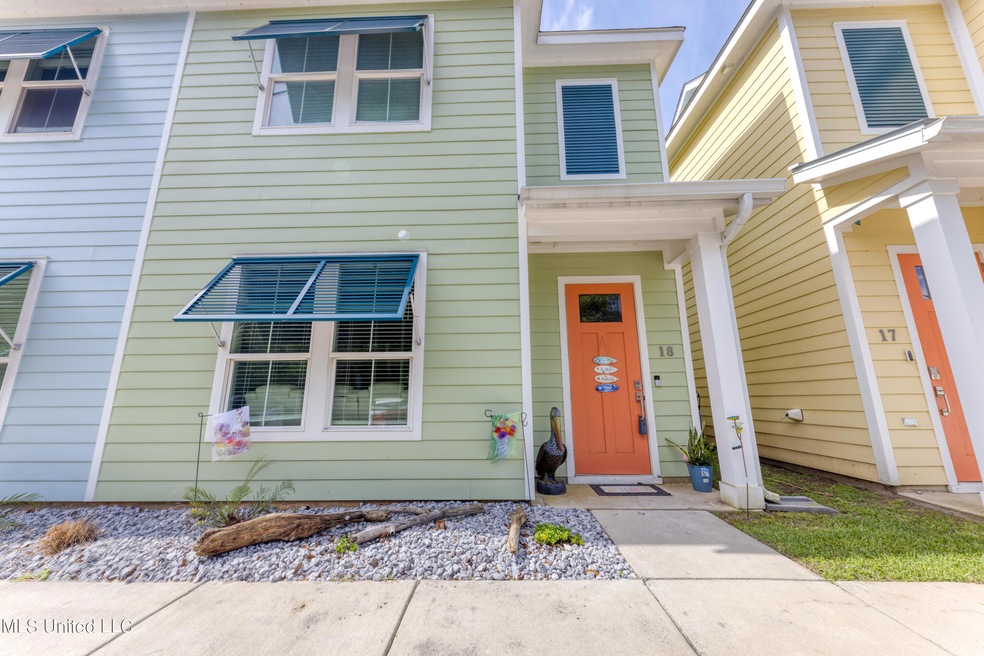 216 Carre Ct unit 18, Bay Saint Louis, MS 39520 - photo 1