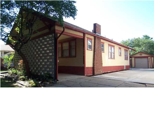 Nice home in great location, in College Hill Uptow