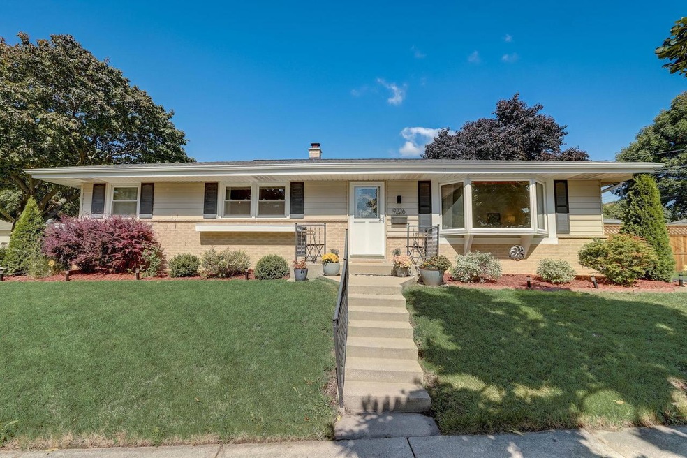 2-web-or-mls-W Wilbur Ave-002