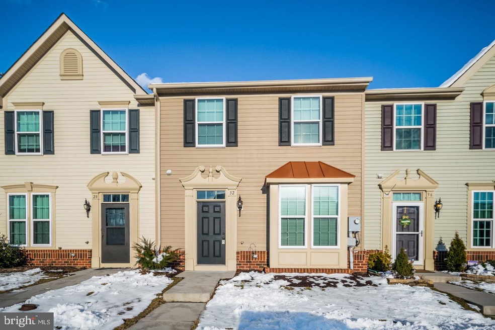 32 Mississippi Point, Falling Waters, WV 25419 - photo 1