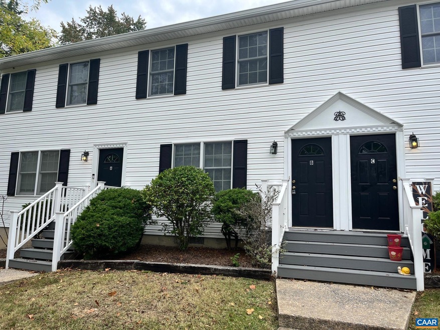 1388 5th St unit B, Waynesboro, VA 22980 - photo 1