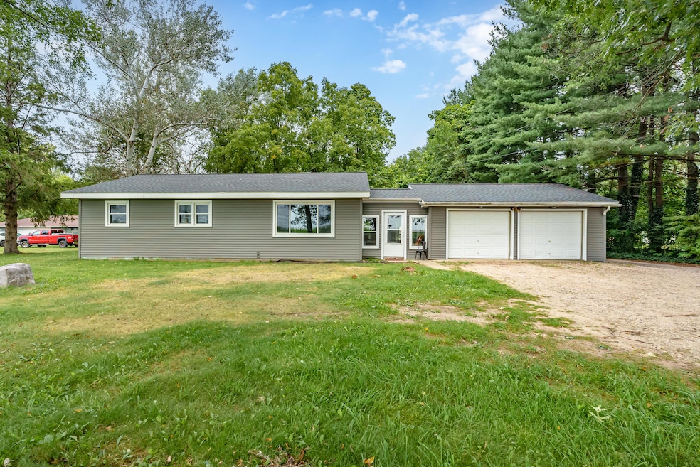 106th_Ave_869_Plainwell_49080-23