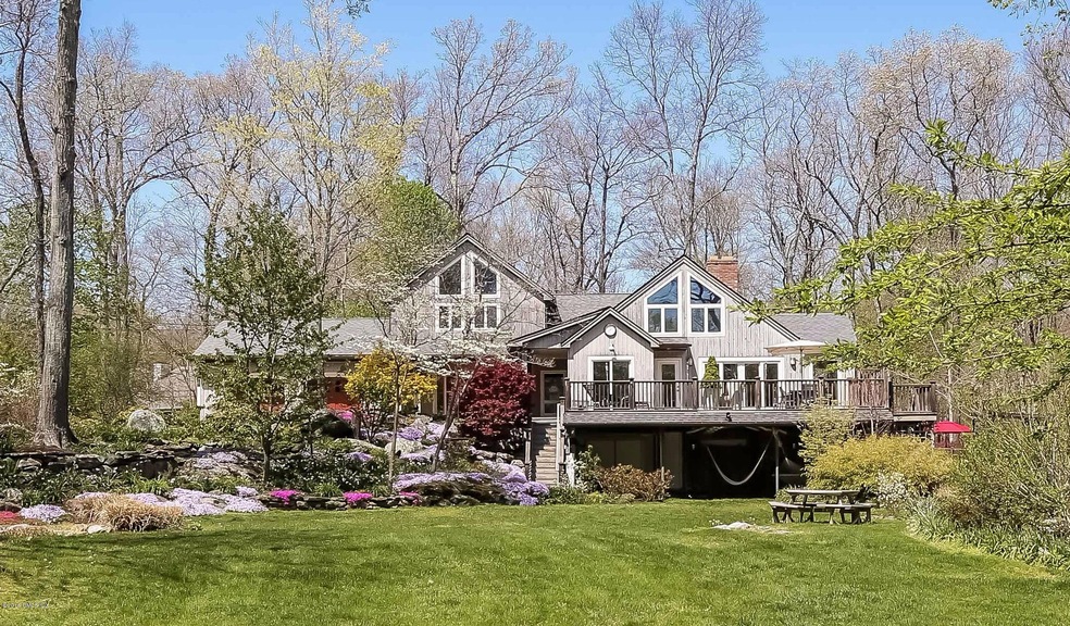 062-Rear_View-2671689-large c