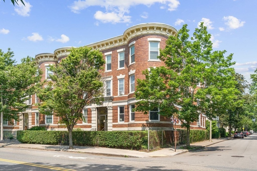 815 Centre St unit 1, Jamaica Plain, MA 02130 - photo 1