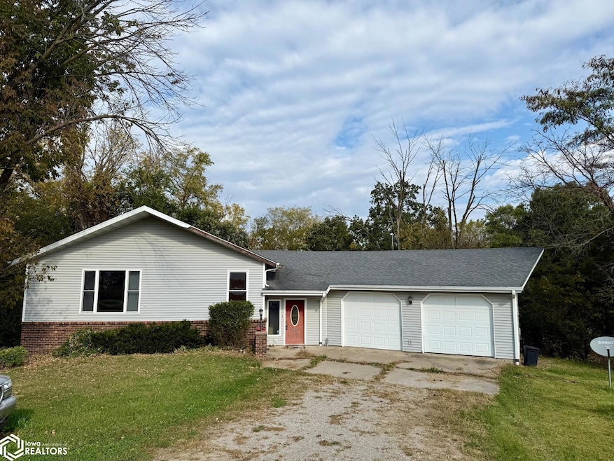 23772 Floris Rd, Bloomfield, IA 52537 - photo 1