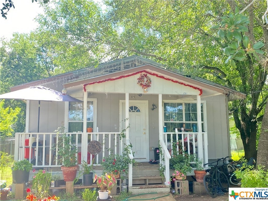 709 Railroad St, San Marcos, TX 78666 - photo 1