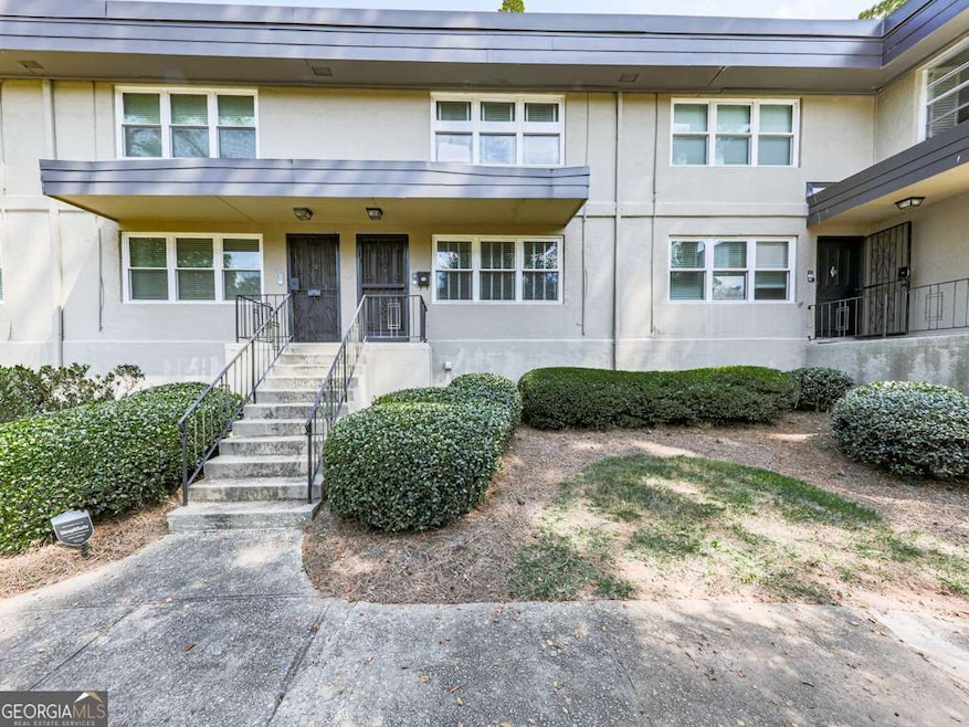 284 Lakemoore Dr NE unit D, Atlanta, GA 30342 - photo 1