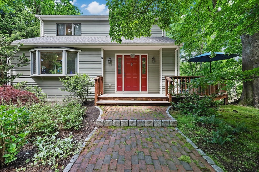Sold $965,000 • Co-Listing Agent