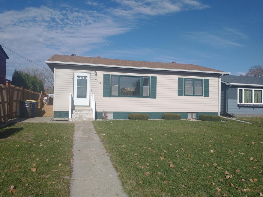 212 11th St NW, Jamestown, ND 58401 - photo 1