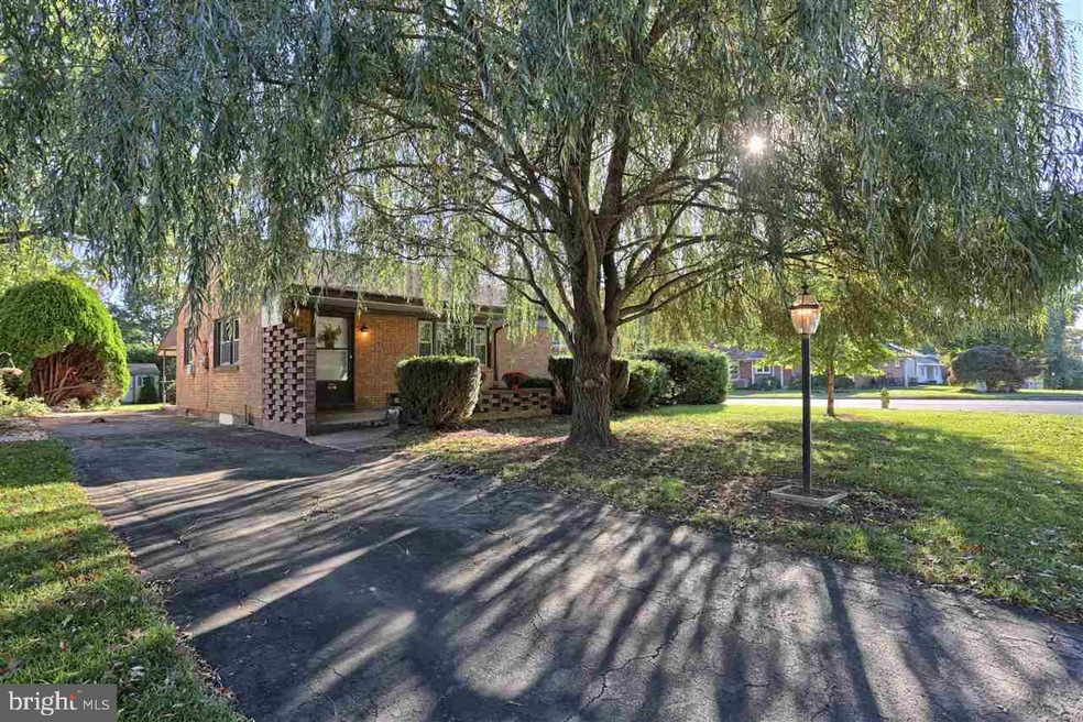 880 S Harrison St, Palmyra, PA 17078 - photo 1