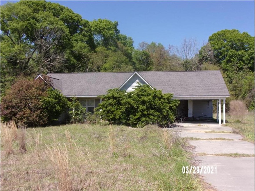 135 Arnold Dr, Fitzgerald, GA 31750 - photo 1