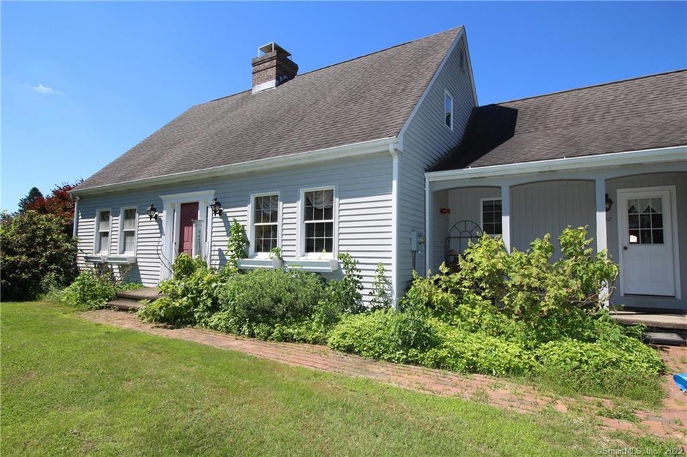 527 Flanders Rd, Woodbury, CT 06798 - photo 1