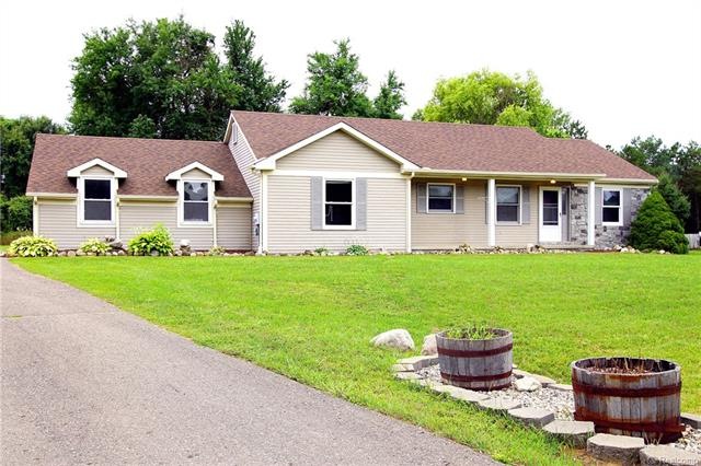 Ranch in Quiet Subdivision.JPG