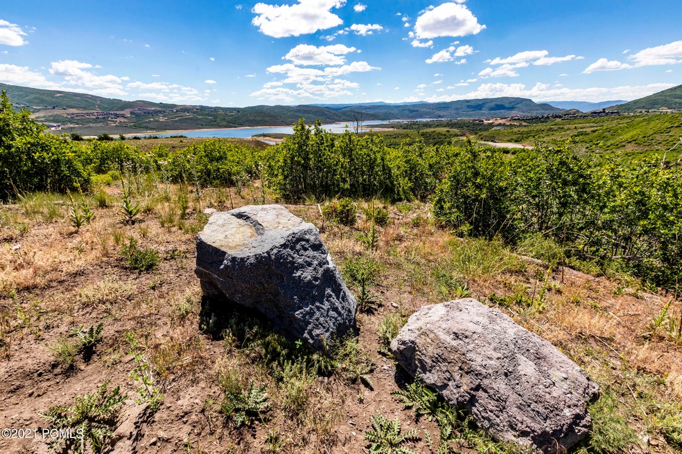 0_Land-Lot_high_3709445