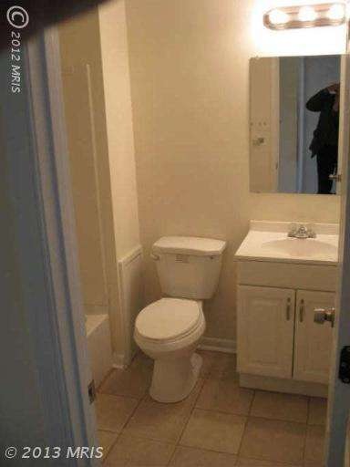 8226 Wycliffe Ct, Manassas, VA 20109 - photo 1