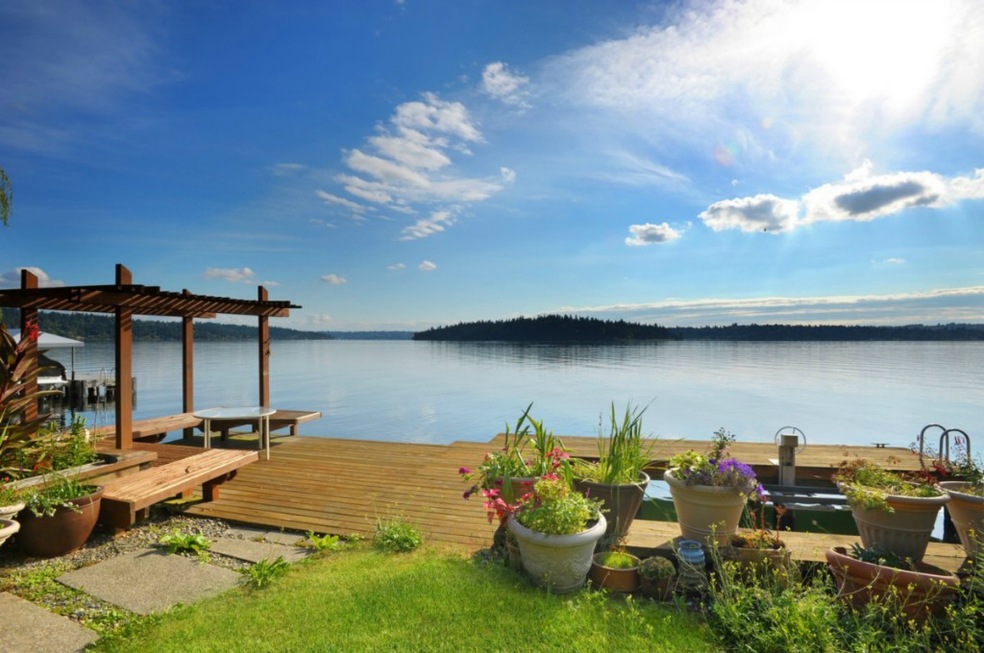 4075 W Mercer Way, Mercer Island, WA 98040 - photo 1