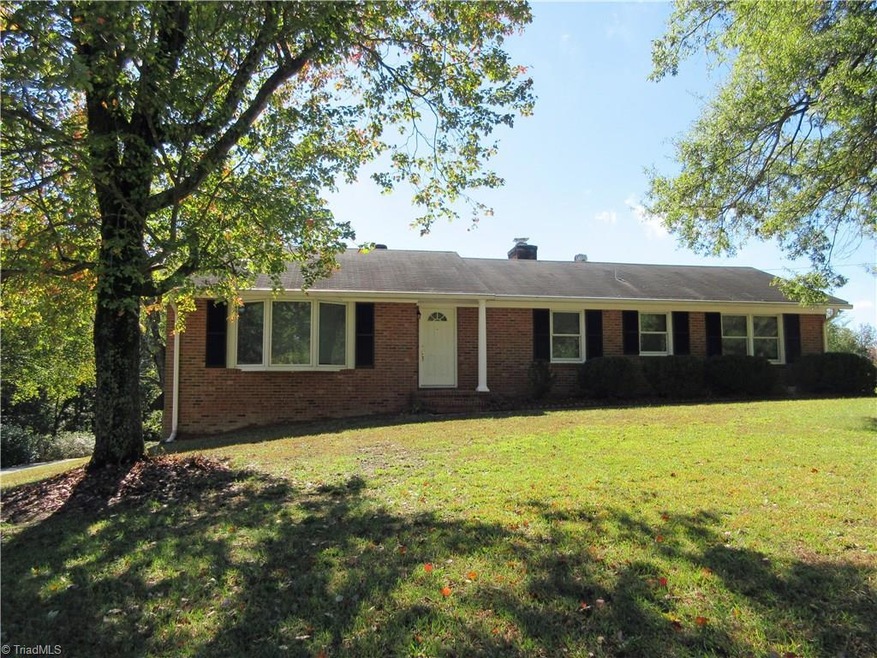 2317 Kivett Dr, Greensboro, NC 27406 - photo 1