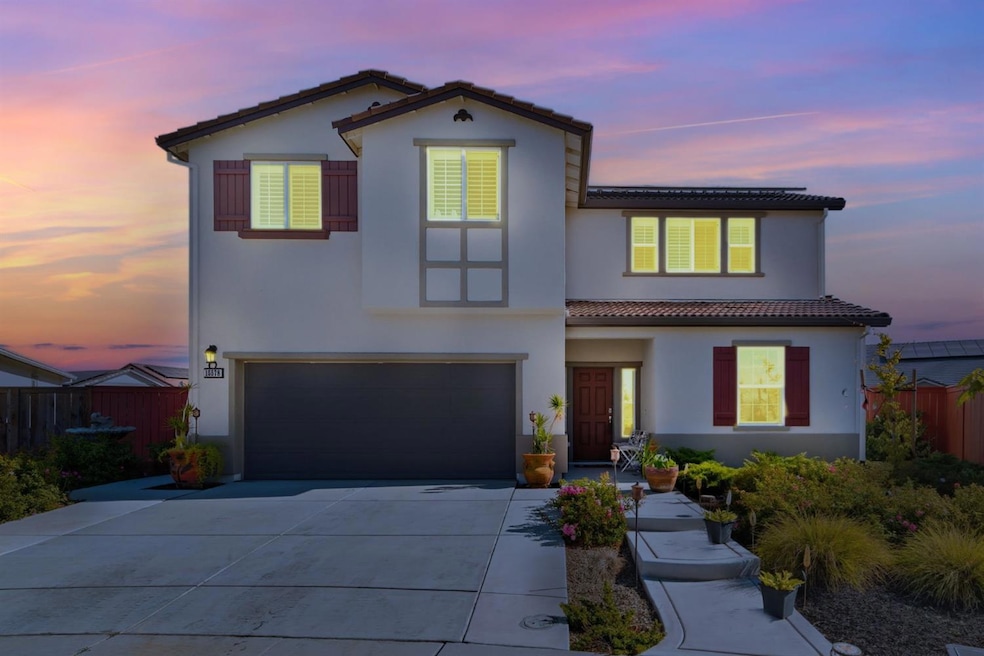 For Sale $690,000 • Co-Listing Agent