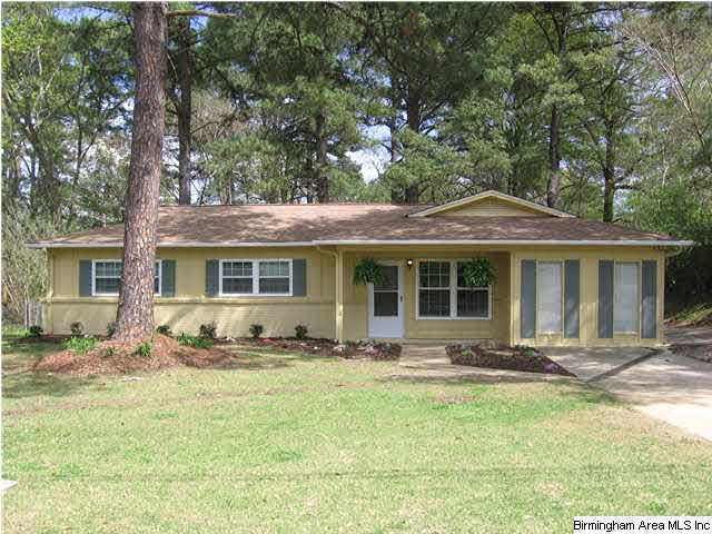 Great curb appeal for this one level home with ove