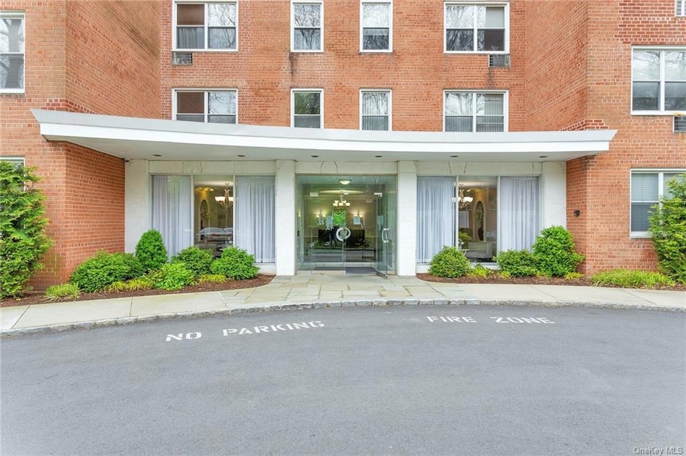 Rockledge House unit 5H, Hartsdale, NY 10530 - photo 1