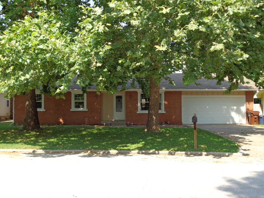 3627 S Nettleton Ave photos 002