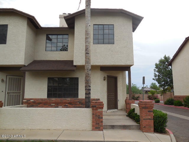 023-283542 - Front of House