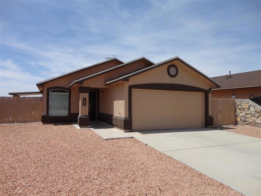 720 Desert Sage Dr, Horizon City, TX 79928 - photo 1