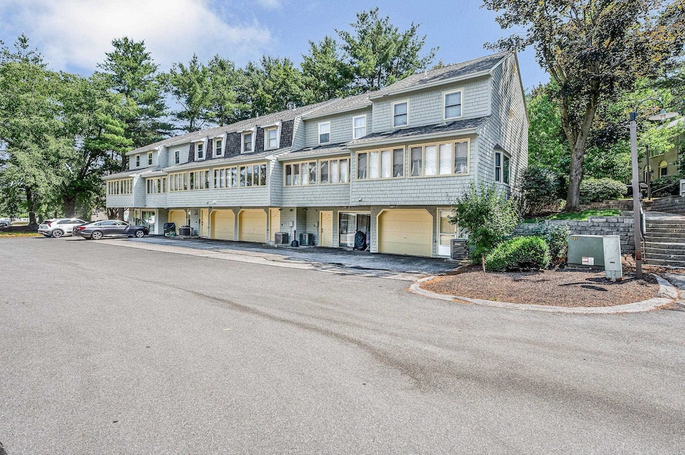 5 Axle Tree Rd, MerriMacK, NH 03054 - photo 1