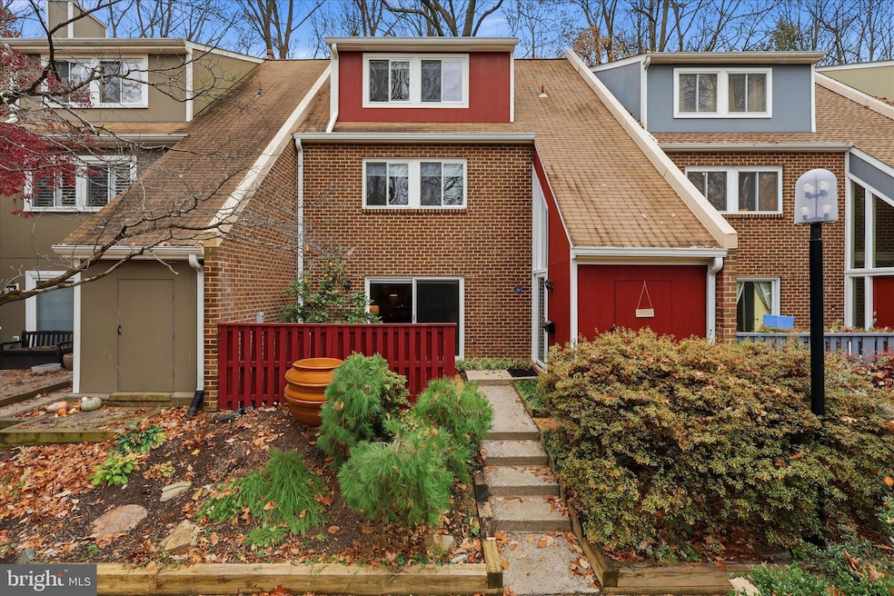 1432 Greenmont Ct, Reston, VA 20190 - photo 1