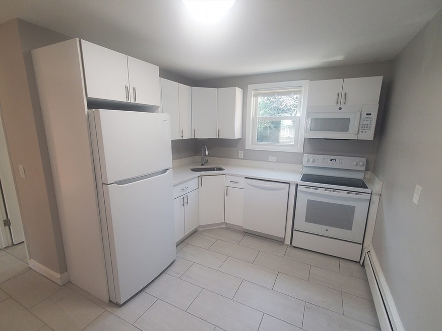 433 Sea St unit 3, Quincy, MA 02169 - photo 1