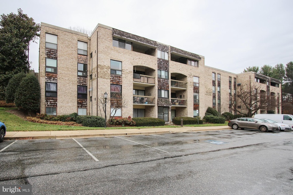 427 Christopher Ave unit 12, Gaithersburg, MD 20879 - photo 1