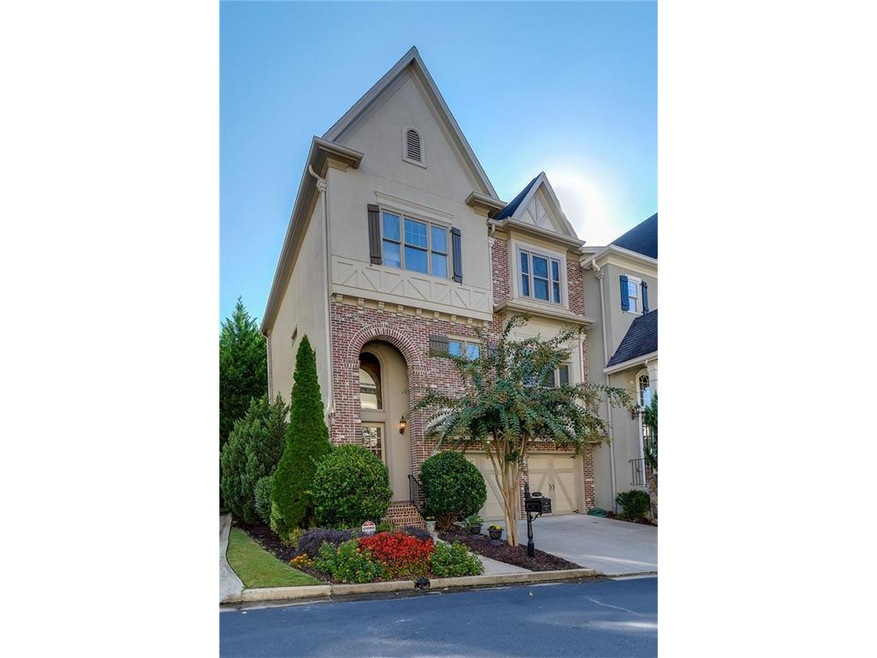 End unit townhome with beautiful architectural fea