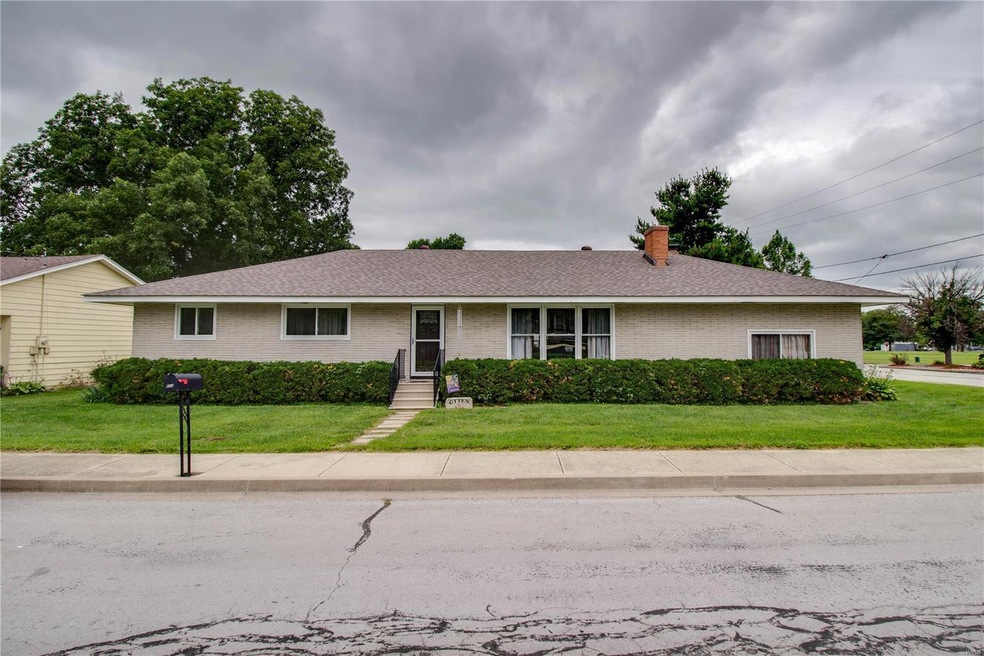 605 N Lange Ave, Maryville, IL 62062 - photo 1