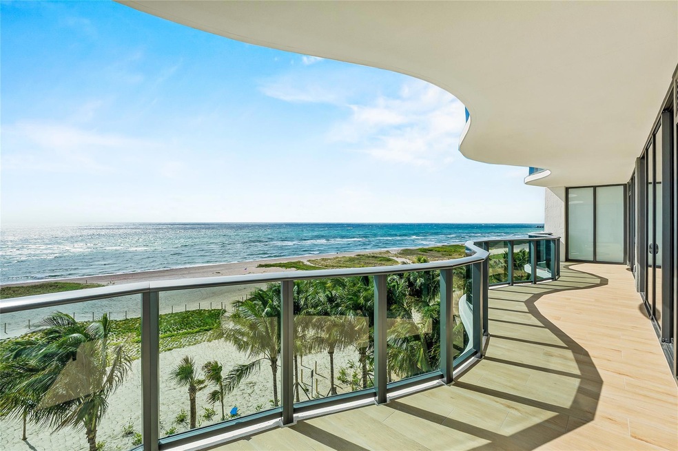 Deep Terrace, Full Length of Condo