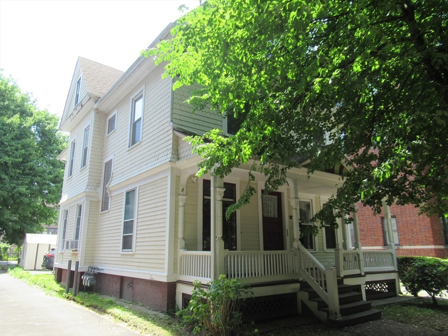 27 Salem St unit 2, Springfield, MA 01105 - photo 1